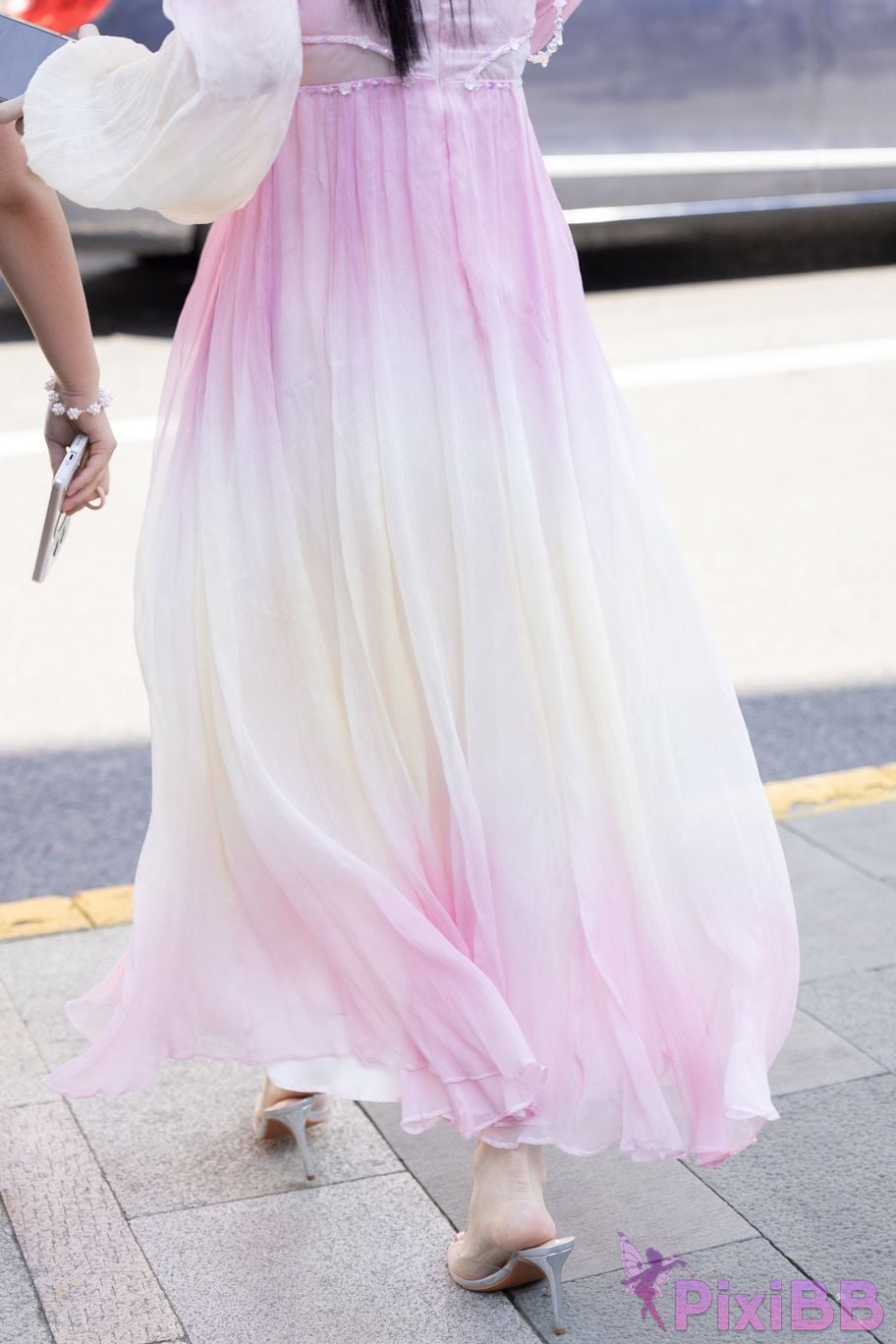 Featured Street Photography Works No.5472 Pink dress PixiBB.COM 020