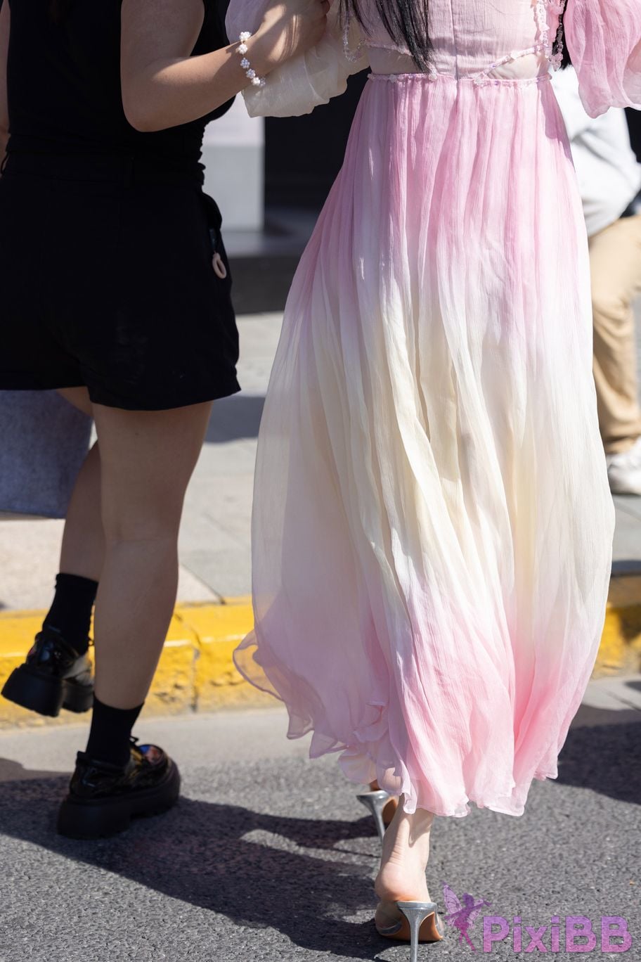 Featured Street Photography Works No.5472 Pink dress PixiBB.COM 066