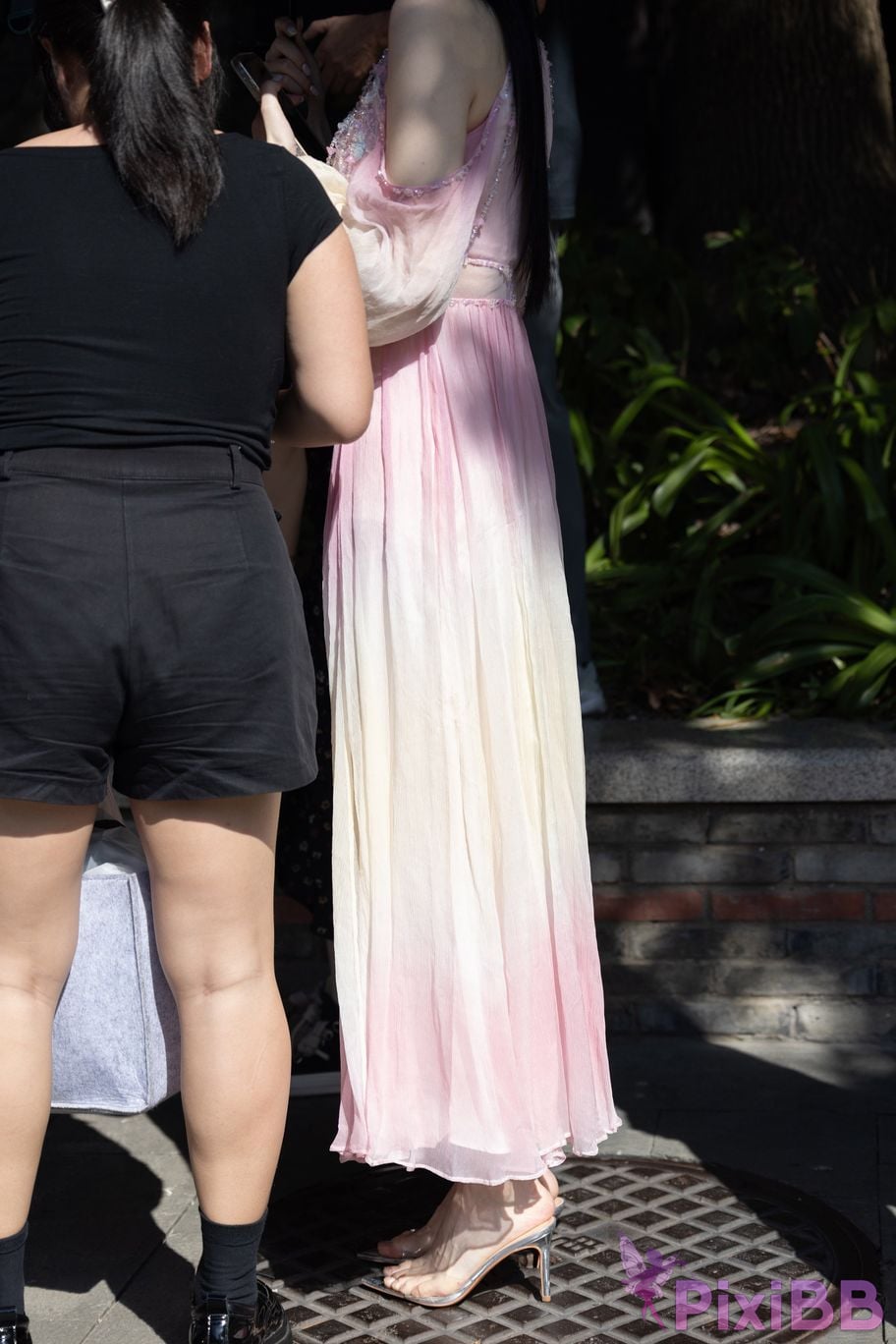 Featured Street Photography Works No.5472 Pink dress PixiBB.COM 095