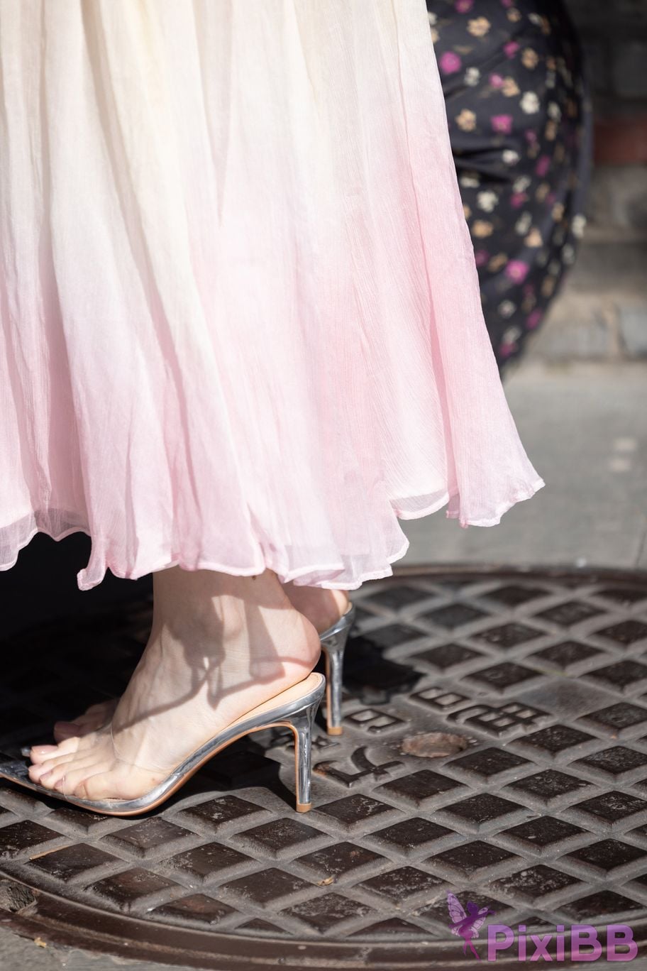 Featured Street Photography Works No.5472 Pink dress PixiBB.COM 096