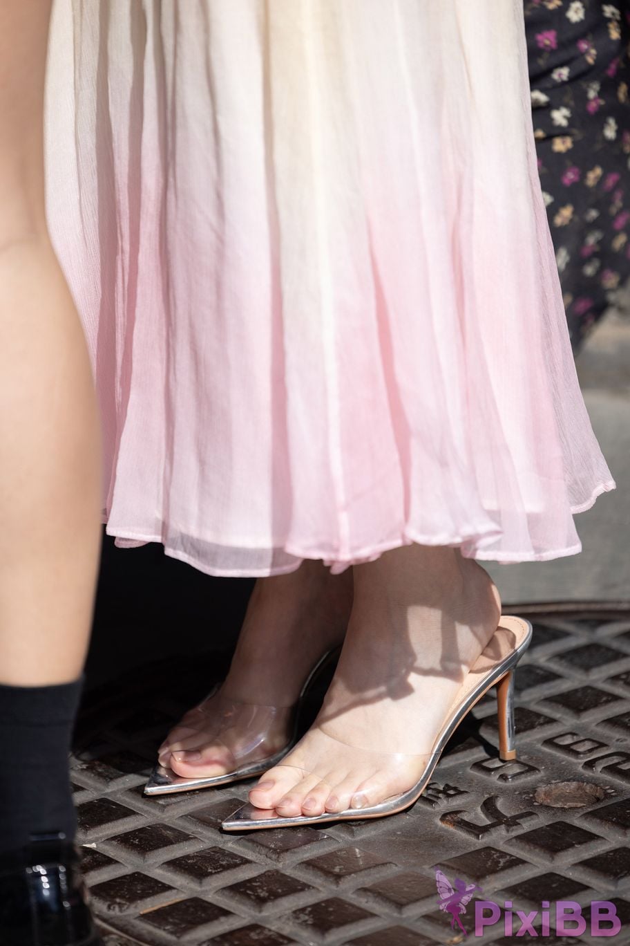 Featured Street Photography Works No.5472 Pink dress PixiBB.COM 101