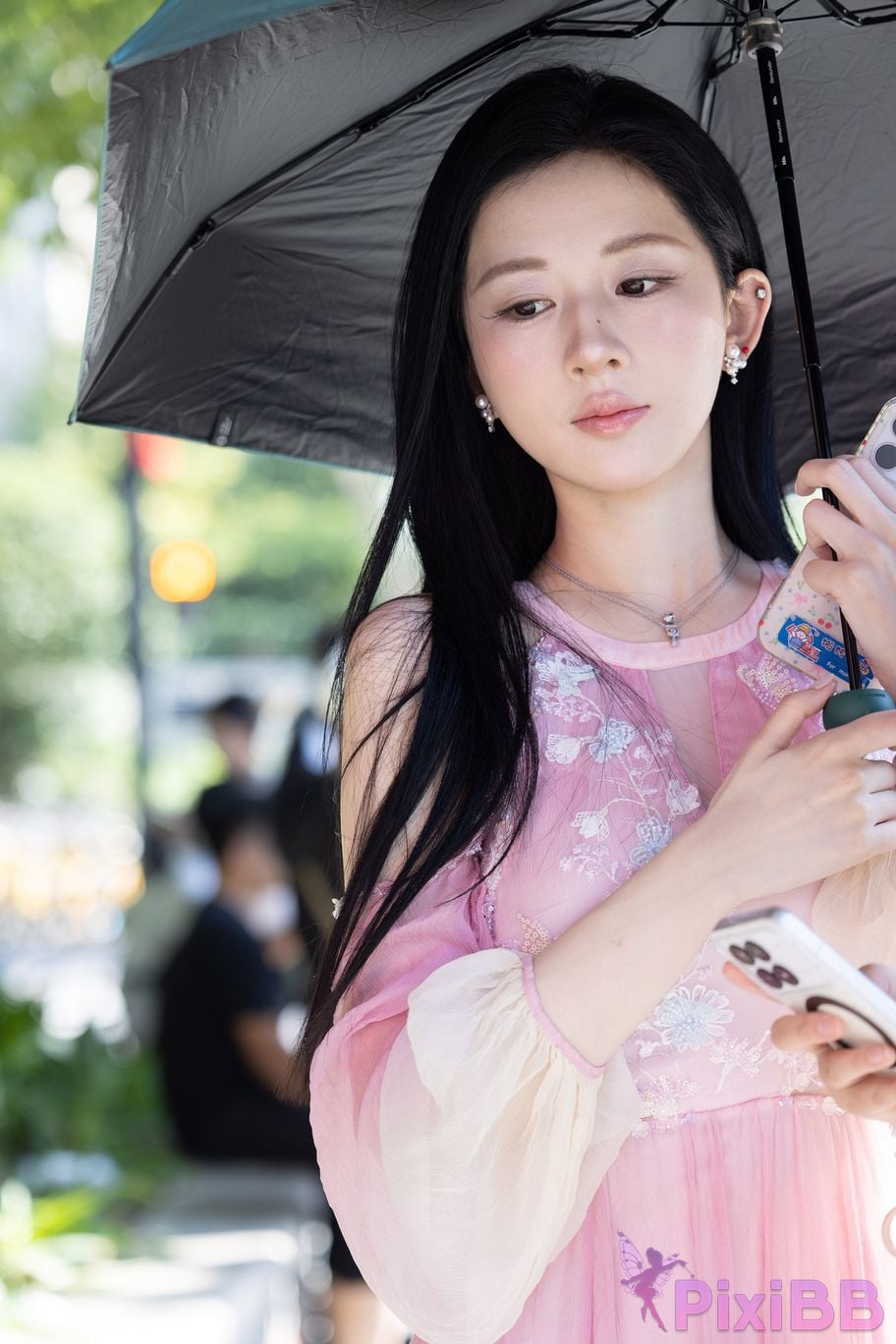 Featured Street Photography Works No.5472 Pink dress PixiBB.COM 127