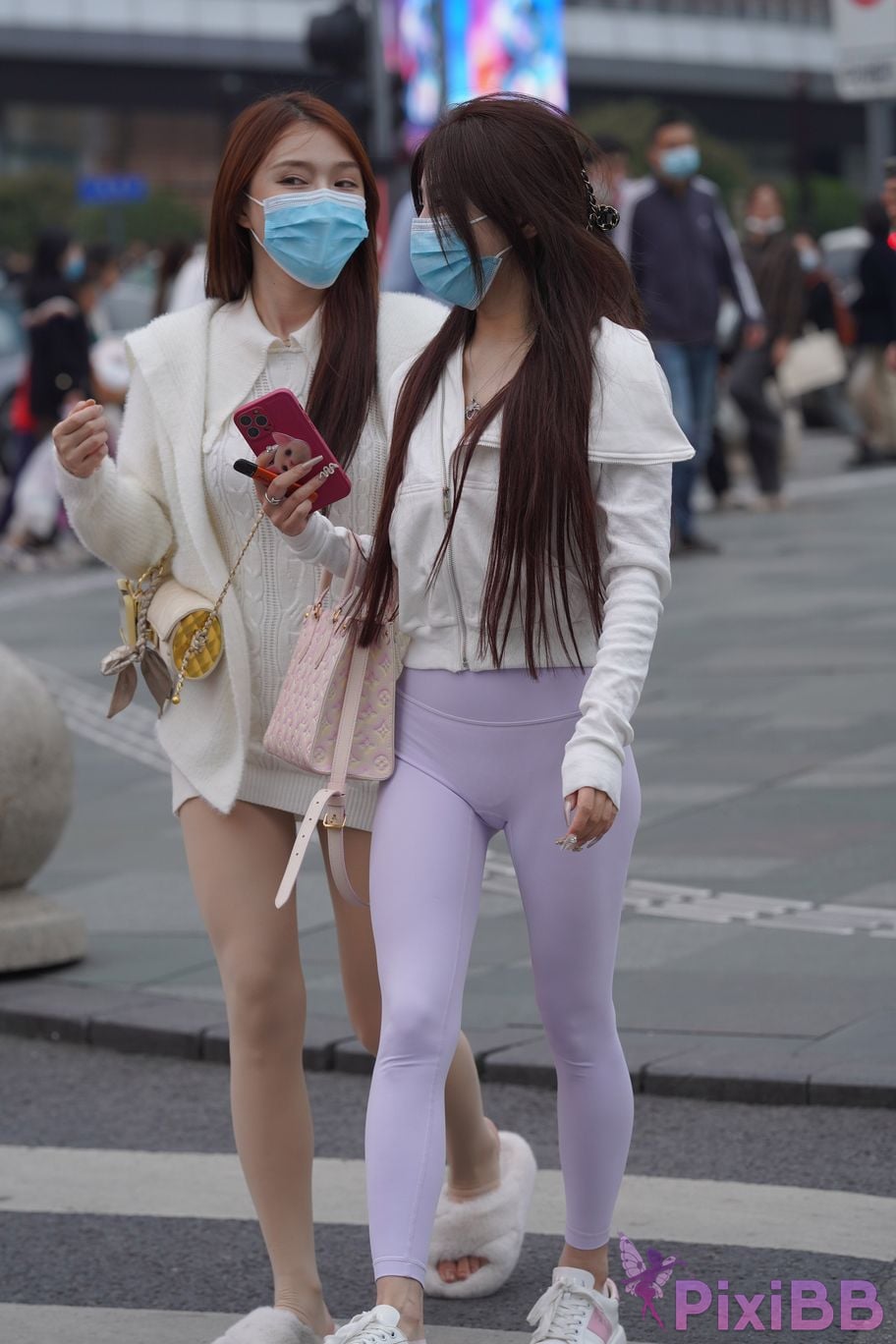 Featured Street Photography Works No.5477 Youthful and sweet besties PixiBB.COM 085