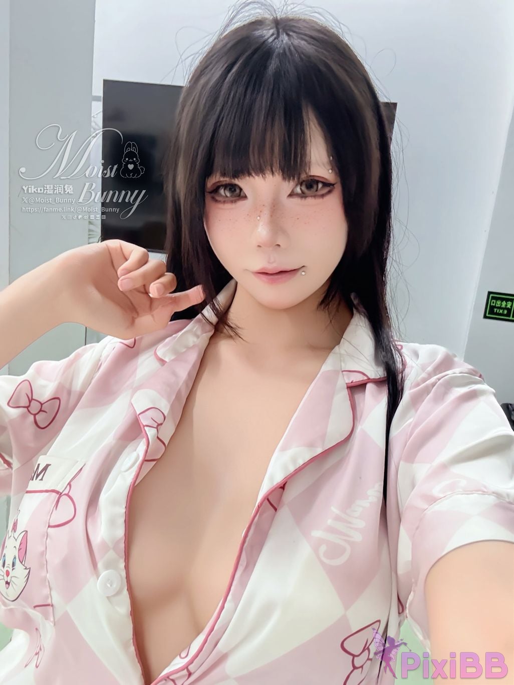 Cosplay Sticky Tuanzi Rabbit June work Western Bunny Girl Thirsty PixiBB.COM 011