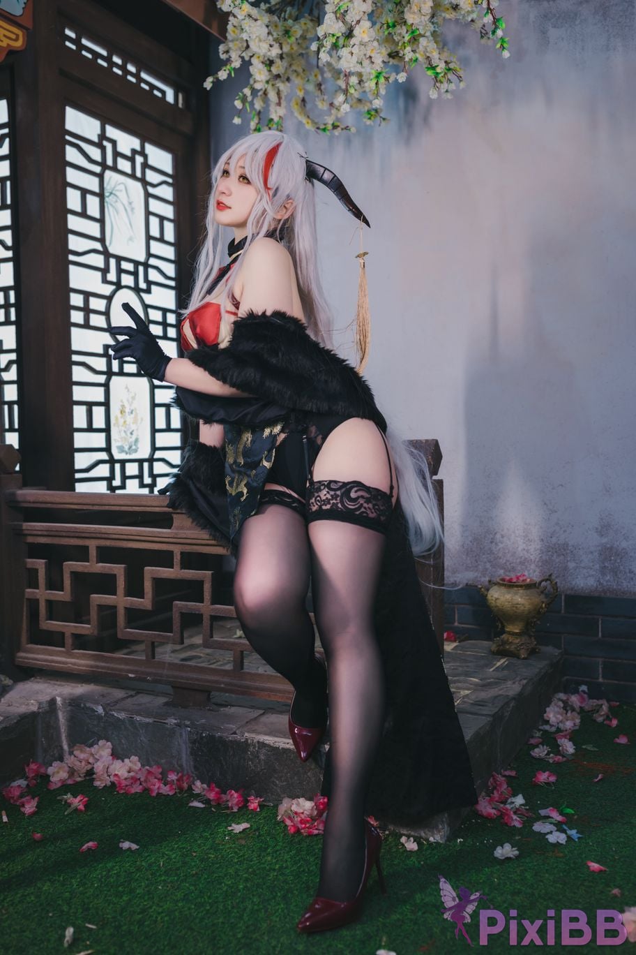 Cosplayer Zaya autumn azur lane Egil PixiBB.COM 044