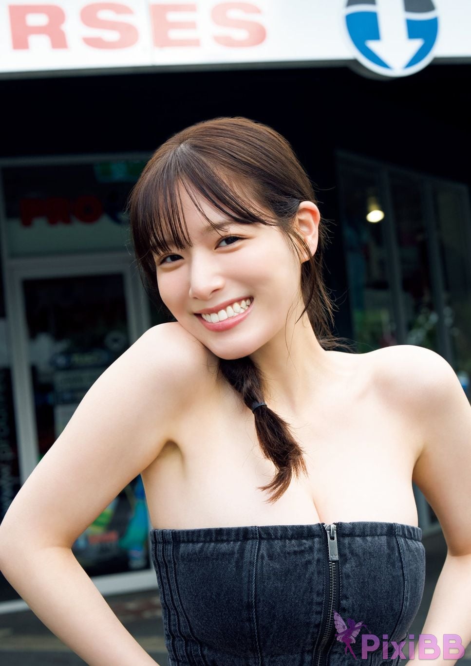 Japanese Idol Kurea Hazuki 1st photo book with bonus cuts only available in the digital version clarus PixiBB.COM 082