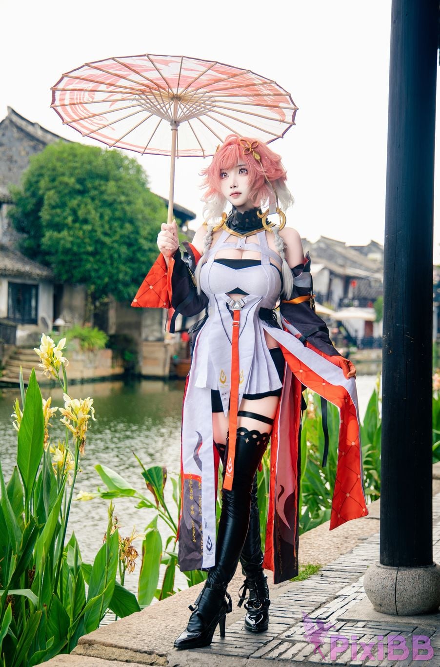 Cosplayer Vanilla Milk Meow Changli Collectors Edition Original Leather Exterior Scene PixiBB.COM 002.JPG