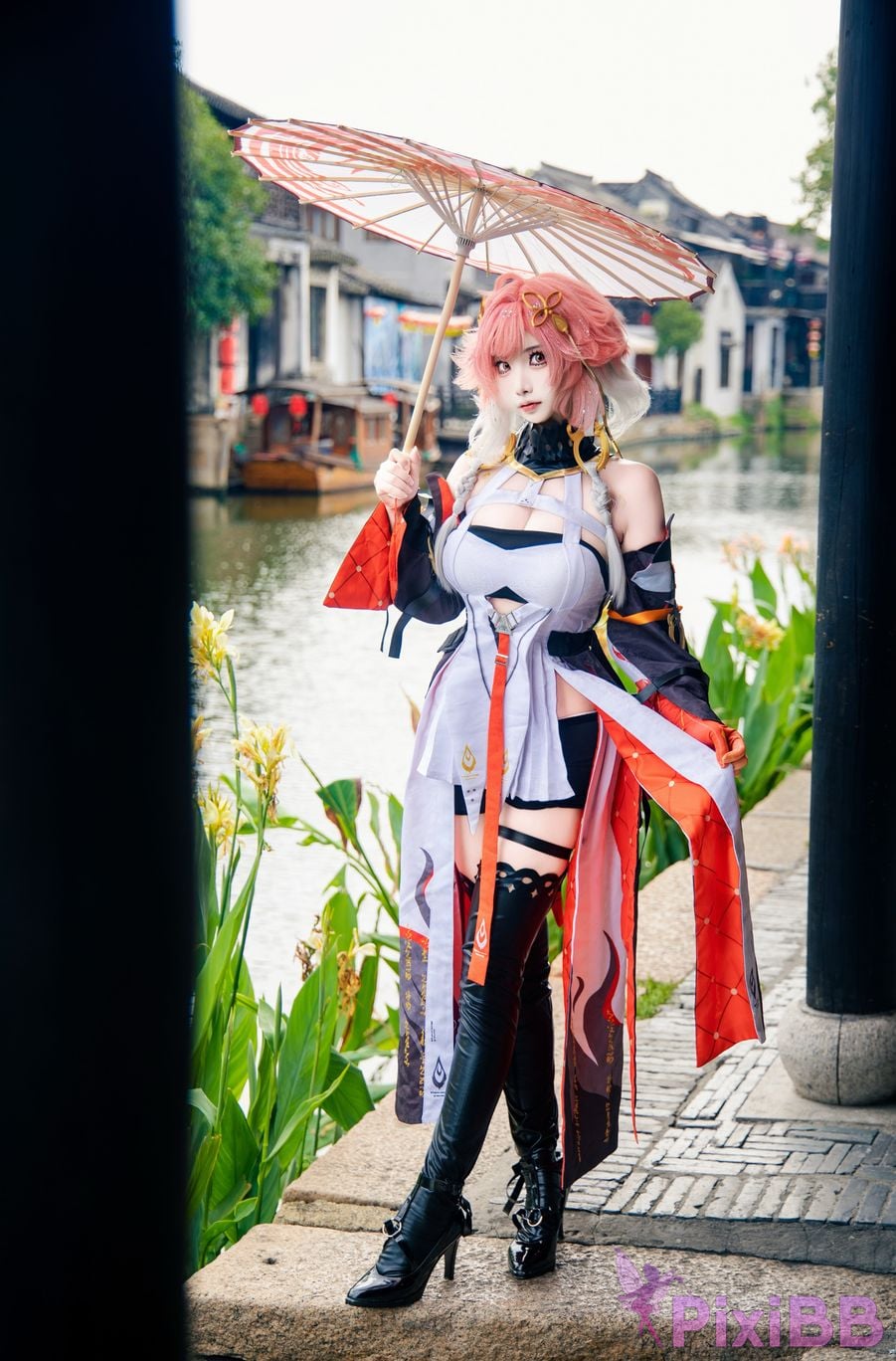 Cosplayer Vanilla Milk Meow Changli Collectors Edition Original Leather Exterior Scene PixiBB.COM 003.JPG