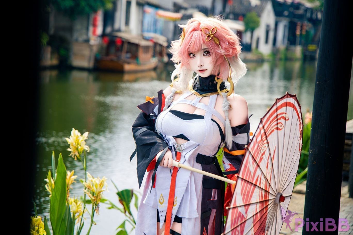 Cosplayer Vanilla Milk Meow Changli Collectors Edition Original Leather Exterior Scene PixiBB.COM 005.JPG