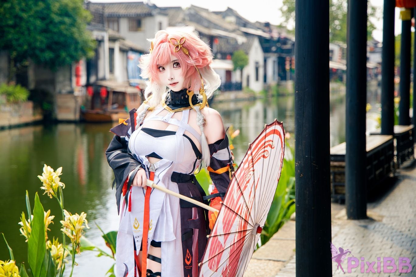Cosplayer Vanilla Milk Meow Changli Collectors Edition Original Leather Exterior Scene PixiBB.COM 007.JPG