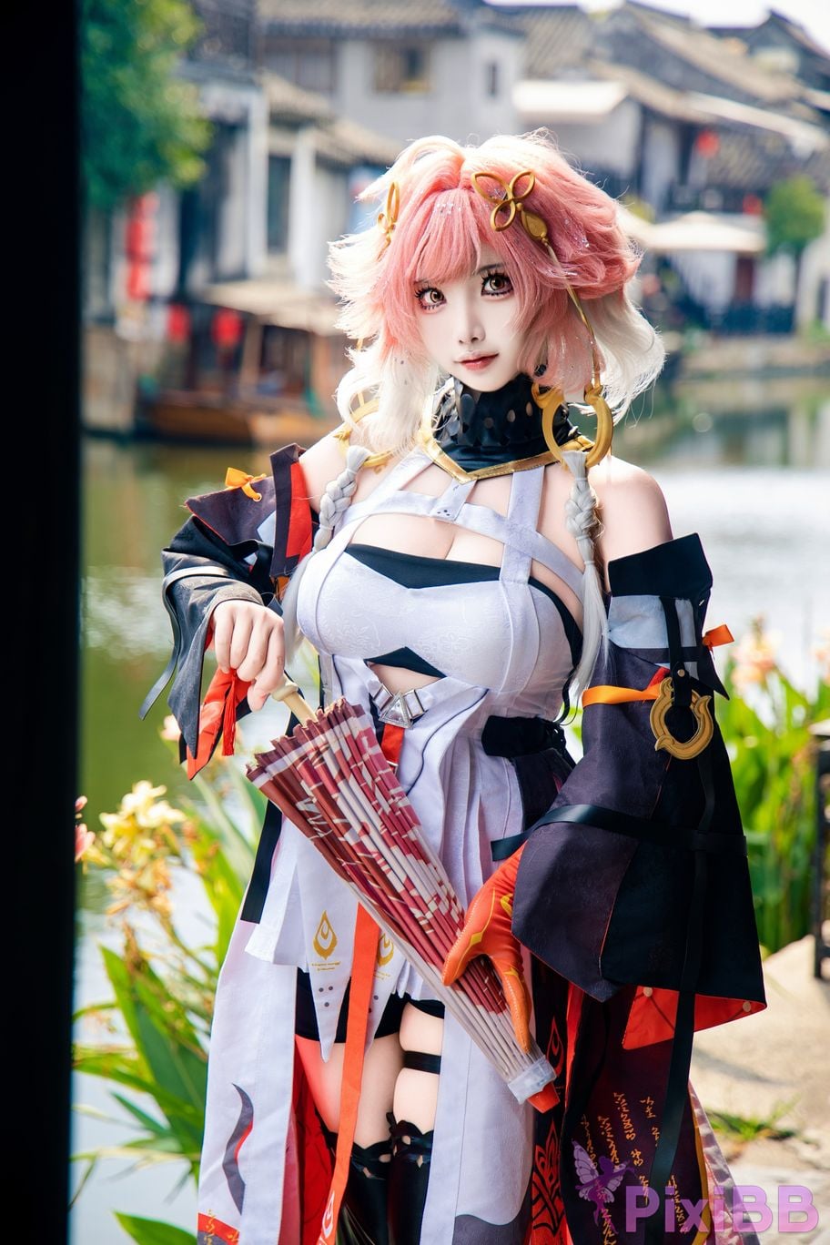 Cosplayer Vanilla Milk Meow Changli Collectors Edition Original Leather Exterior Scene PixiBB.COM 008.JPG
