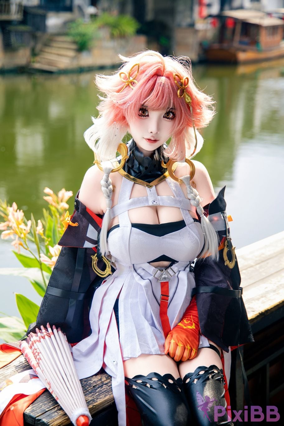 Cosplayer Vanilla Milk Meow Changli Collectors Edition Original Leather Exterior Scene PixiBB.COM 012.JPG