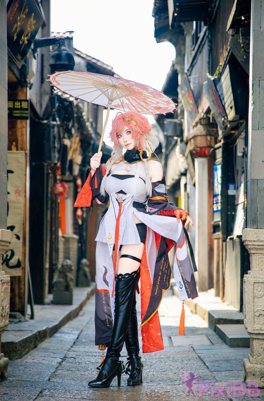 Cosplayer Vanilla Milk Meow Changli Collectors Edition Original Leather Exterior Scene PixiBB.COM 013.JPG