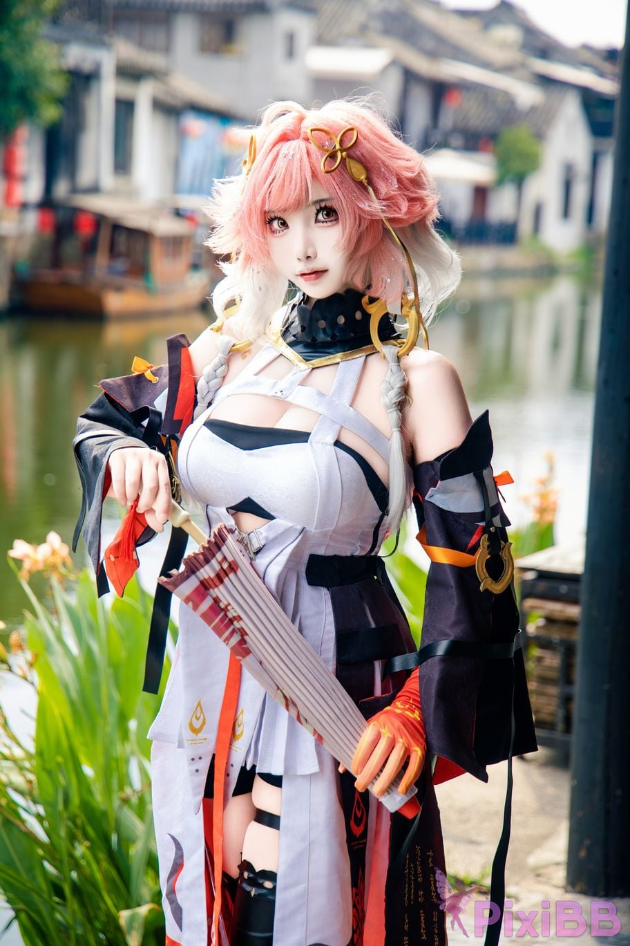 Cosplayer Vanilla Milk Meow Changli Collectors Edition Original Leather Exterior Scene PixiBB.COM 016.JPG
