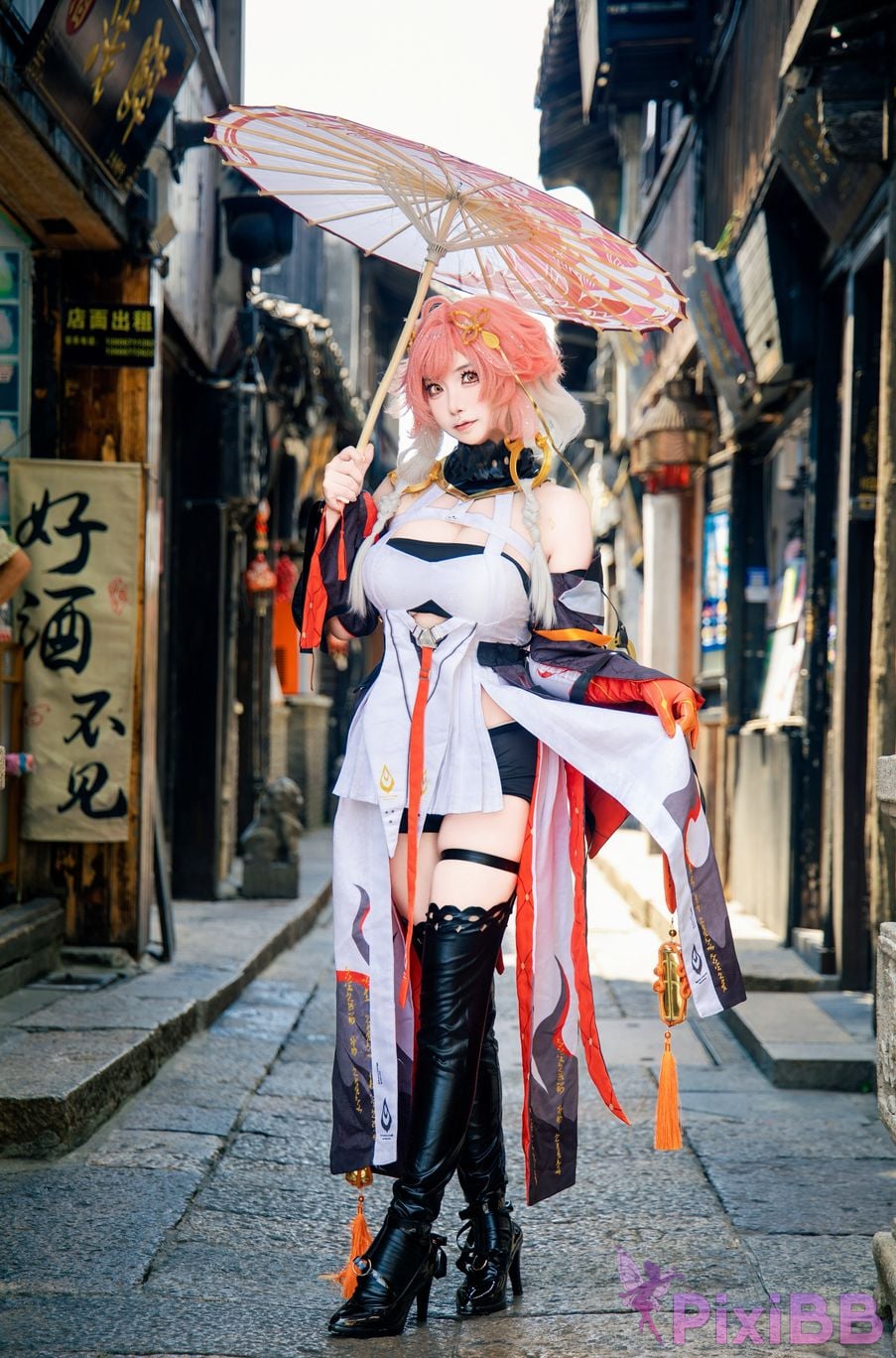 Cosplayer Vanilla Milk Meow Changli Collectors Edition Original Leather Exterior Scene PixiBB.COM 021.JPG