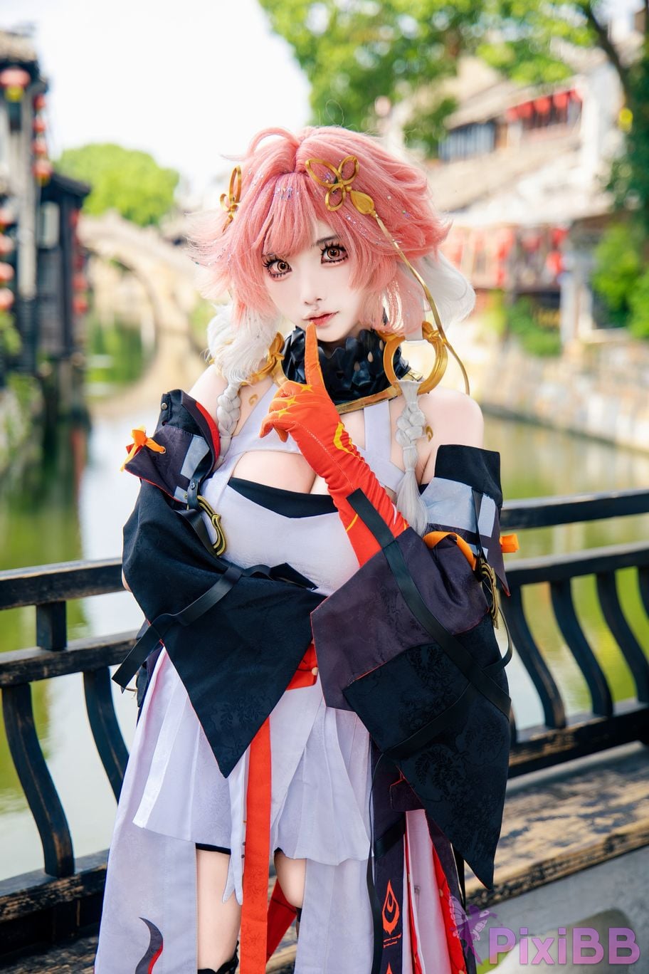Cosplayer Vanilla Milk Meow Changli Collectors Edition Original Leather Exterior Scene PixiBB.COM 024.JPG