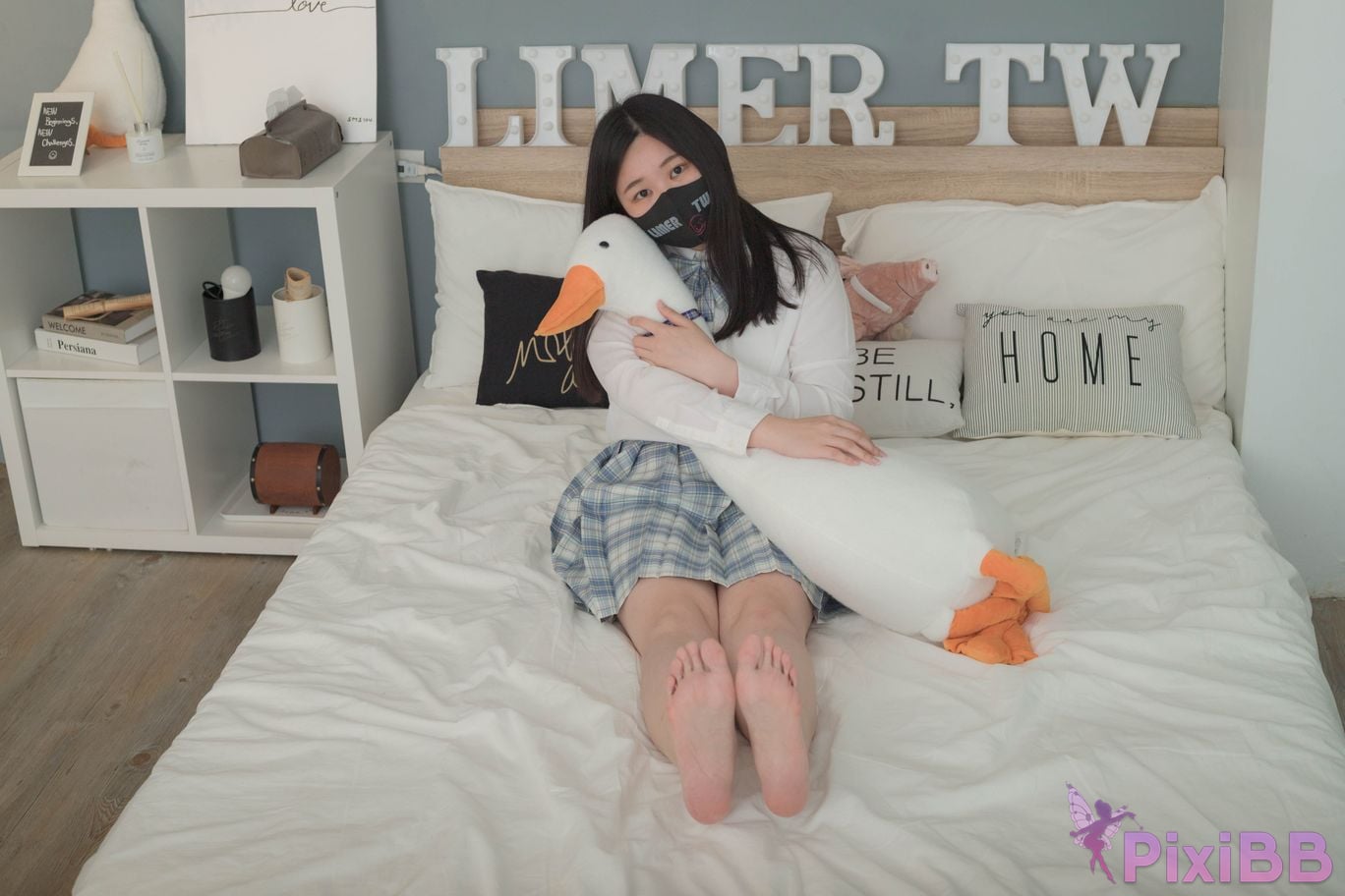 Limerence Original No.066 The temptation of stockings in BIBI school uniform. Snow white skin and soles feet show through stockings. PixiBB.COM 091