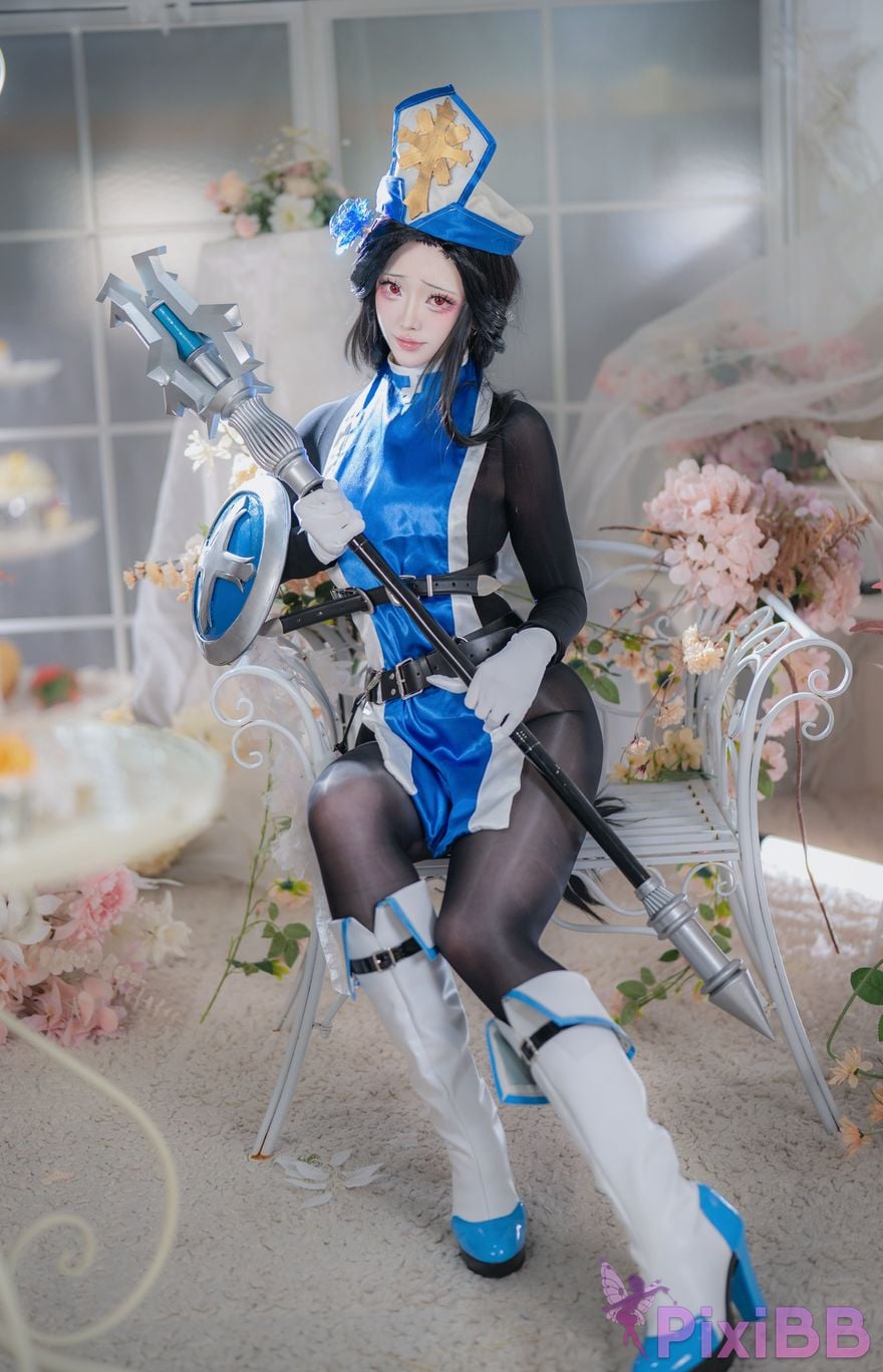 Cosplayer Futa Maeno Maiden Ice Rose pure white scene PixiBB.COM 004
