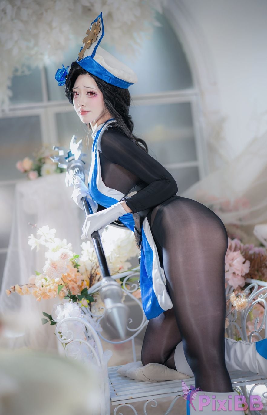 Cosplayer Futa Maeno Maiden Ice Rose pure white scene PixiBB.COM 023