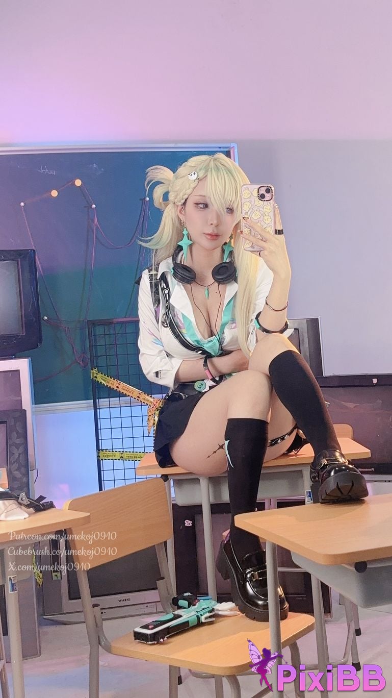 Umeko J Lynae PixiBB.COM 85