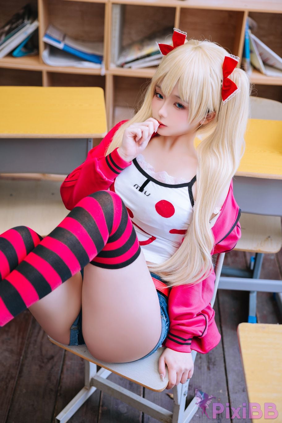 Coser Ri nai jiao PixiBB.COM 012