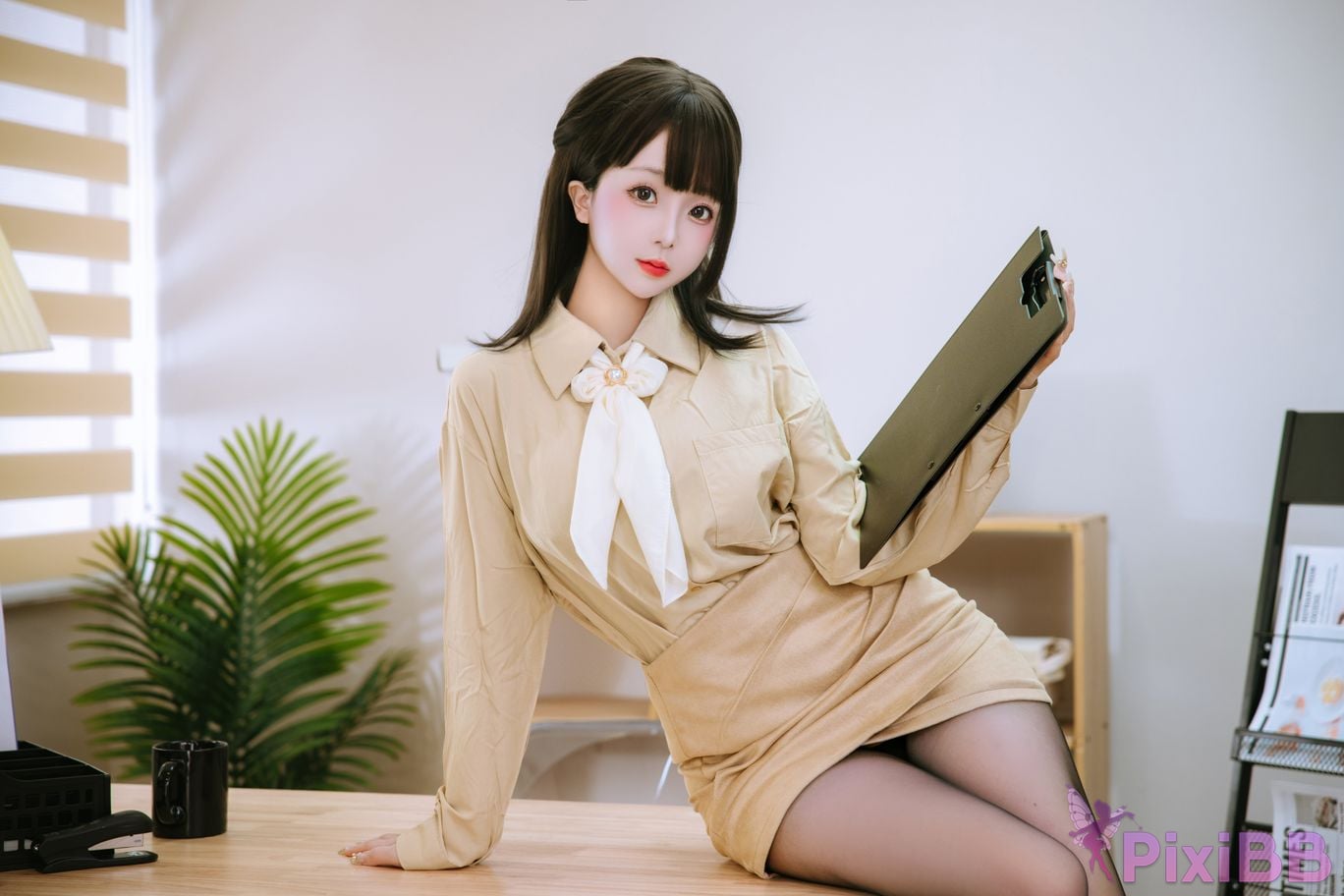 Coser Ri nai jiao PixiBB.COM 001