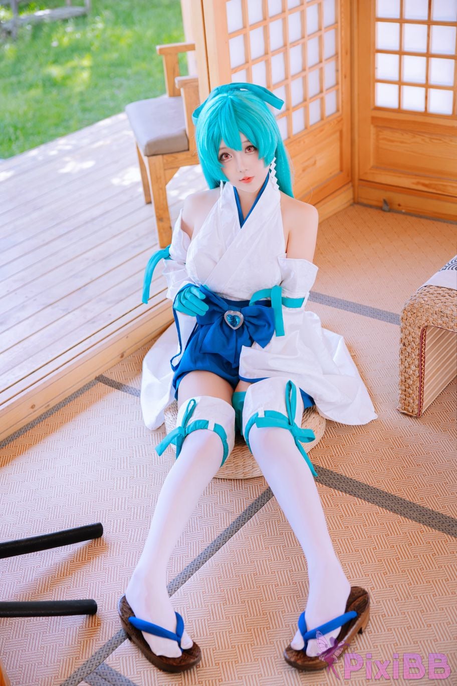 Coser Ri nai jiao PixiBB.COM 005