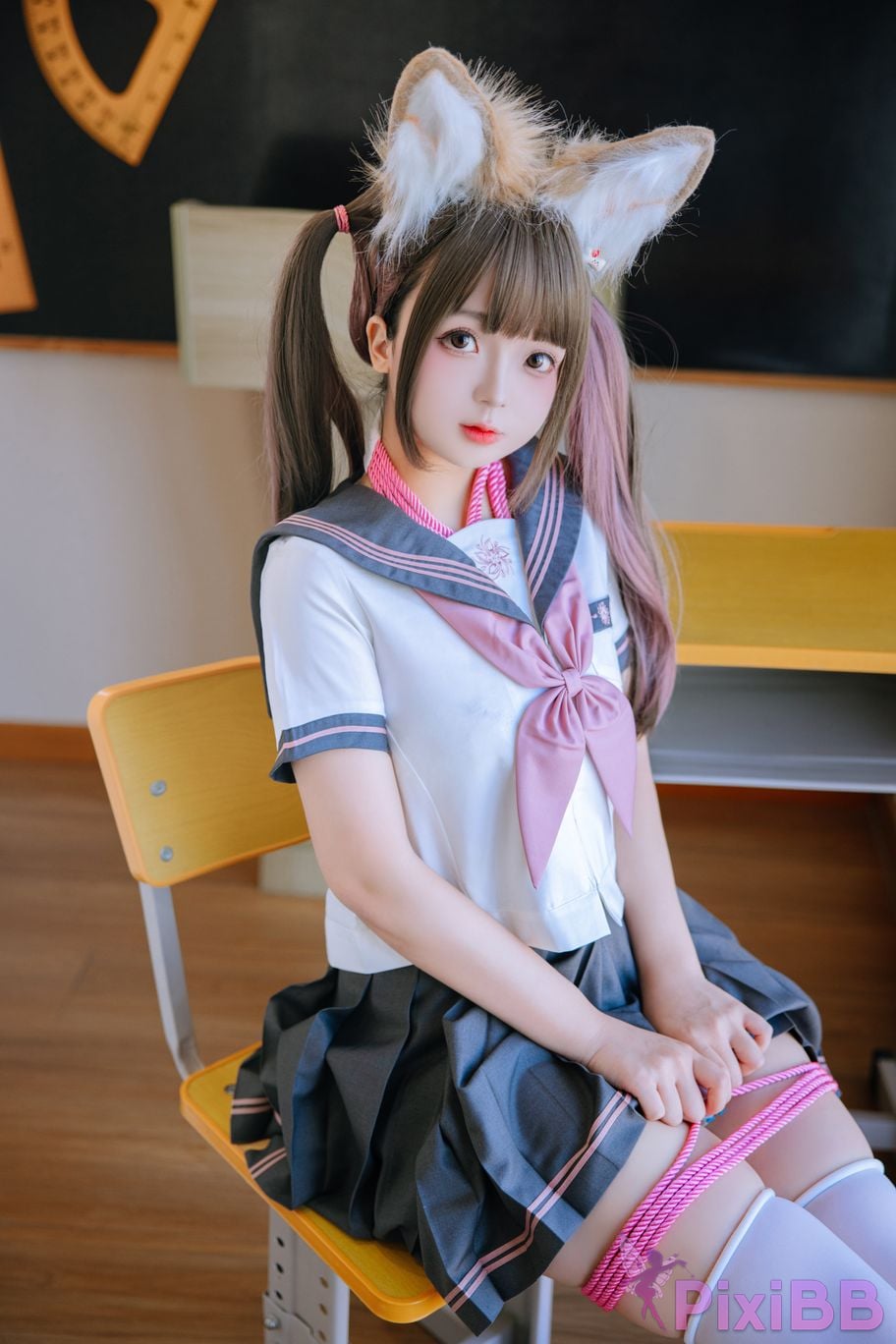 Coser Ri nai jiao PixiBB.COM 002