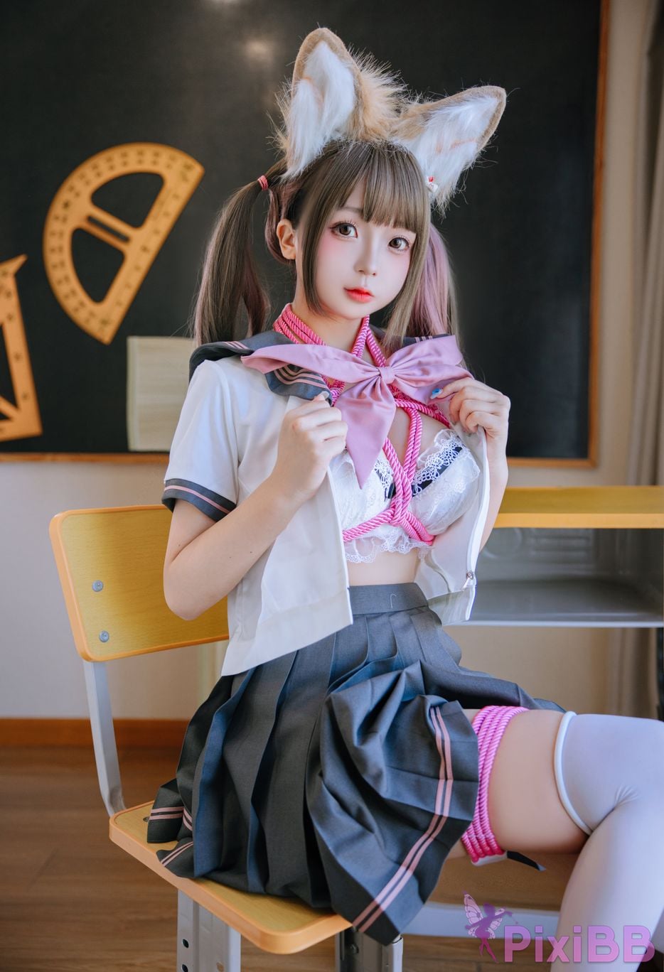 Coser Ri nai jiao PixiBB.COM 024