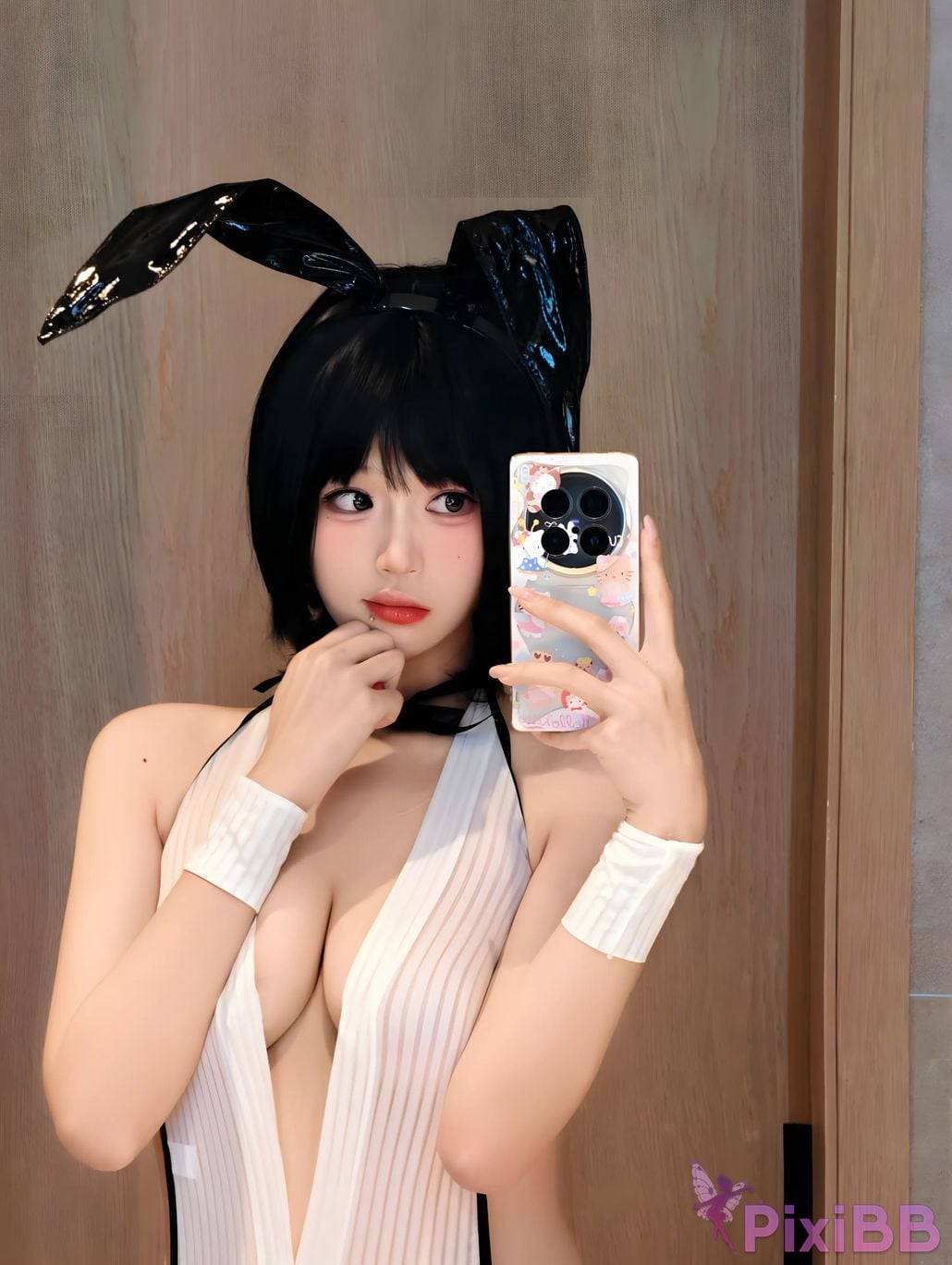 Cosplayer Mochi is delicious waiter PixiBB.COM 037