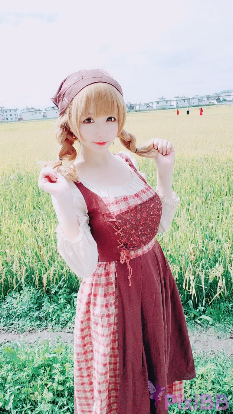 Coser Hoshilily PixiBB.COM 300.JPG