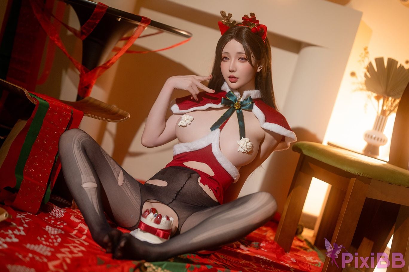 Coser Hoshilily 2024 PixiBB.COM 003.JPG