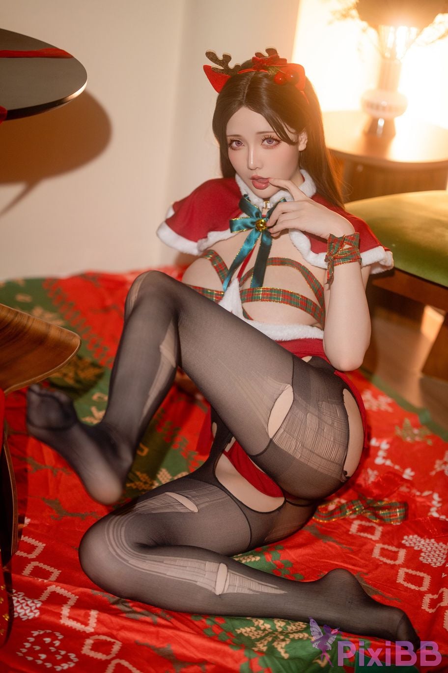 Coser Hoshilily 2024 PixiBB.COM 017.JPG