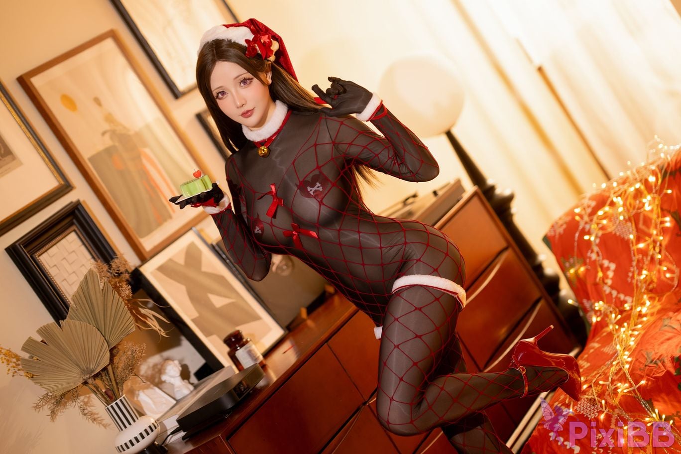 Coser Hoshilily 2024 PixiBB.COM 041.JPG