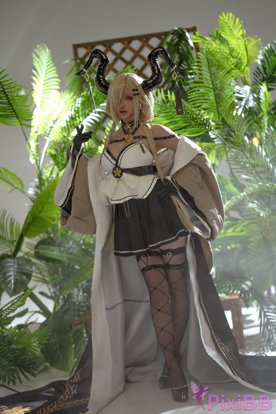 Coser Hoshilily 2024 PixiBB.COM 047