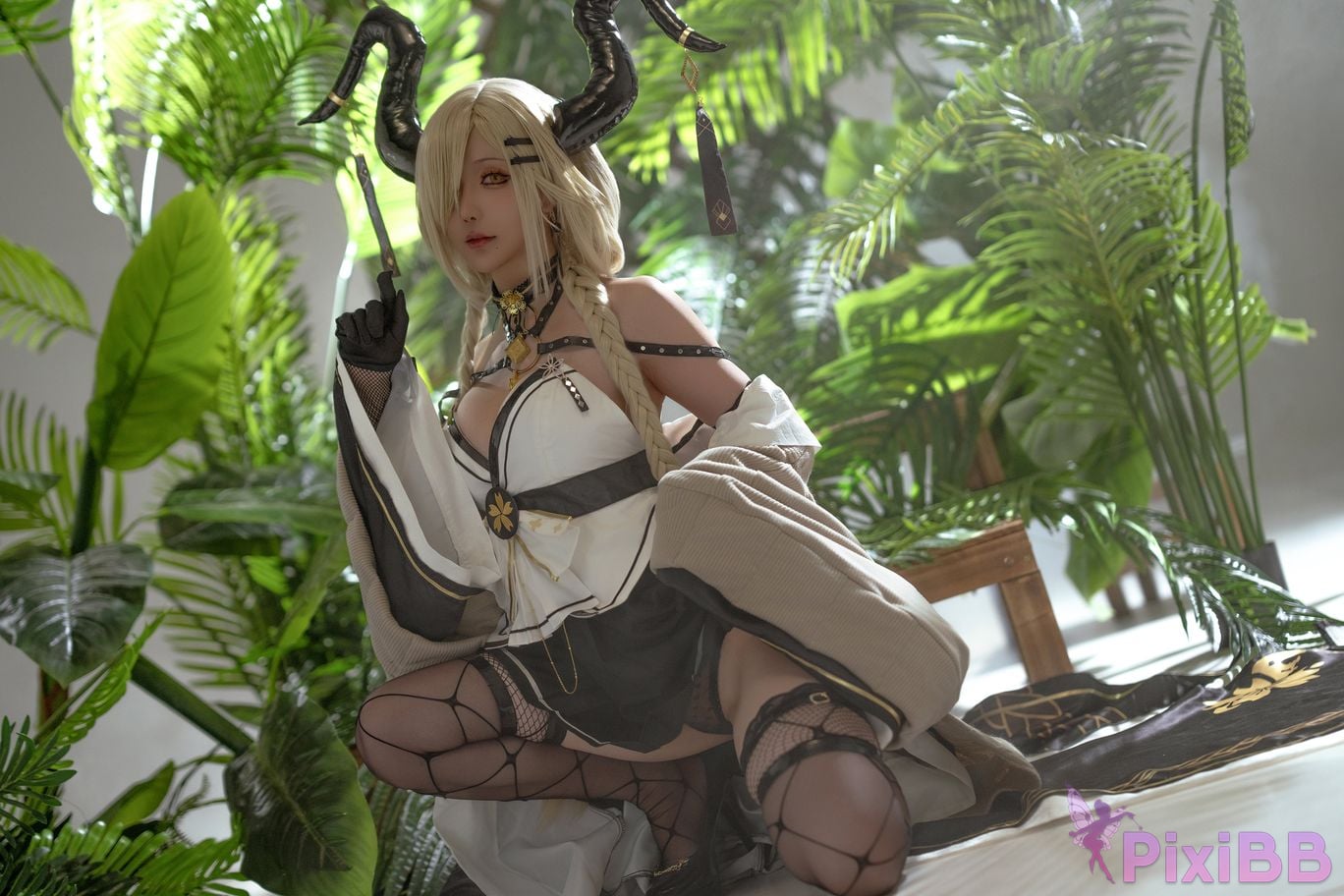 Coser Hoshilily 2024 PixiBB.COM 052