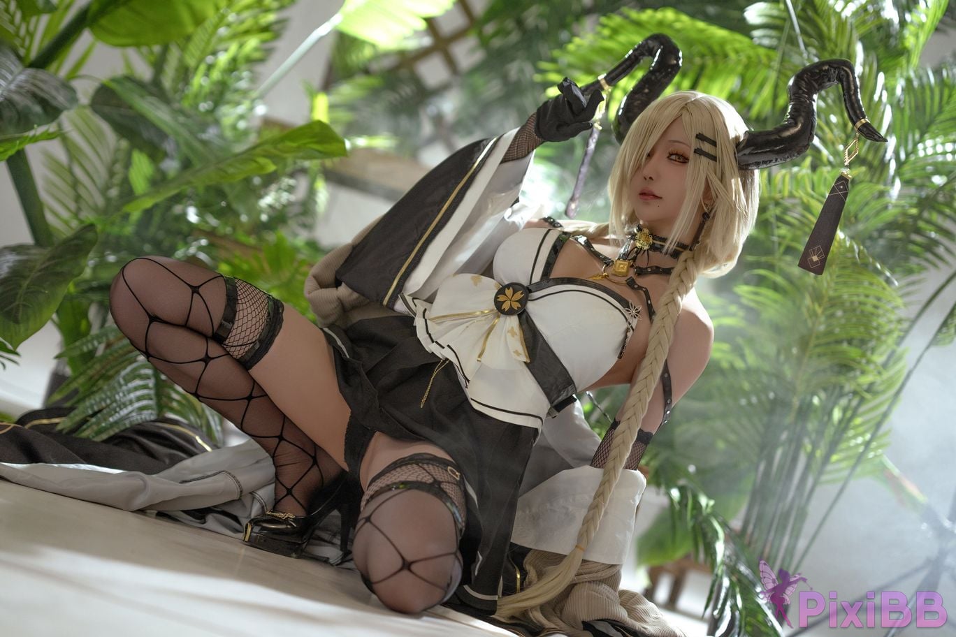 Coser Hoshilily 2024 PixiBB.COM 053