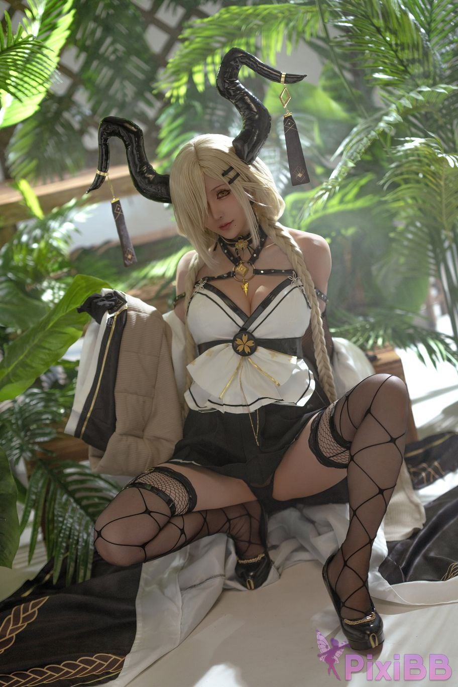 Coser Hoshilily 2024 PixiBB.COM 056