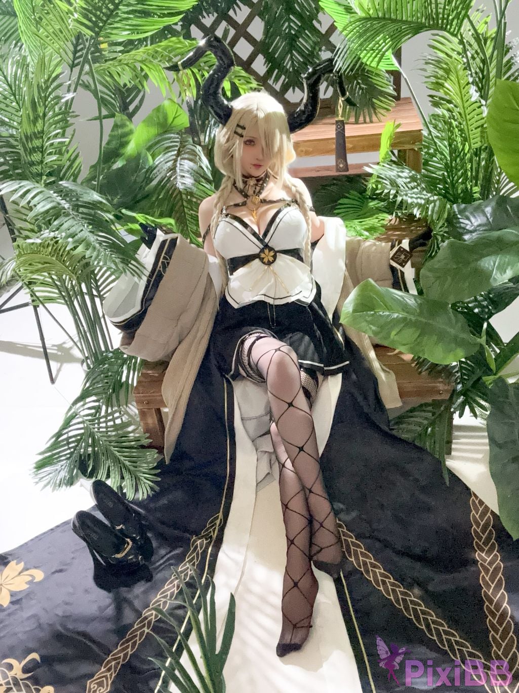 Coser Hoshilily 2024 PixiBB.COM 173