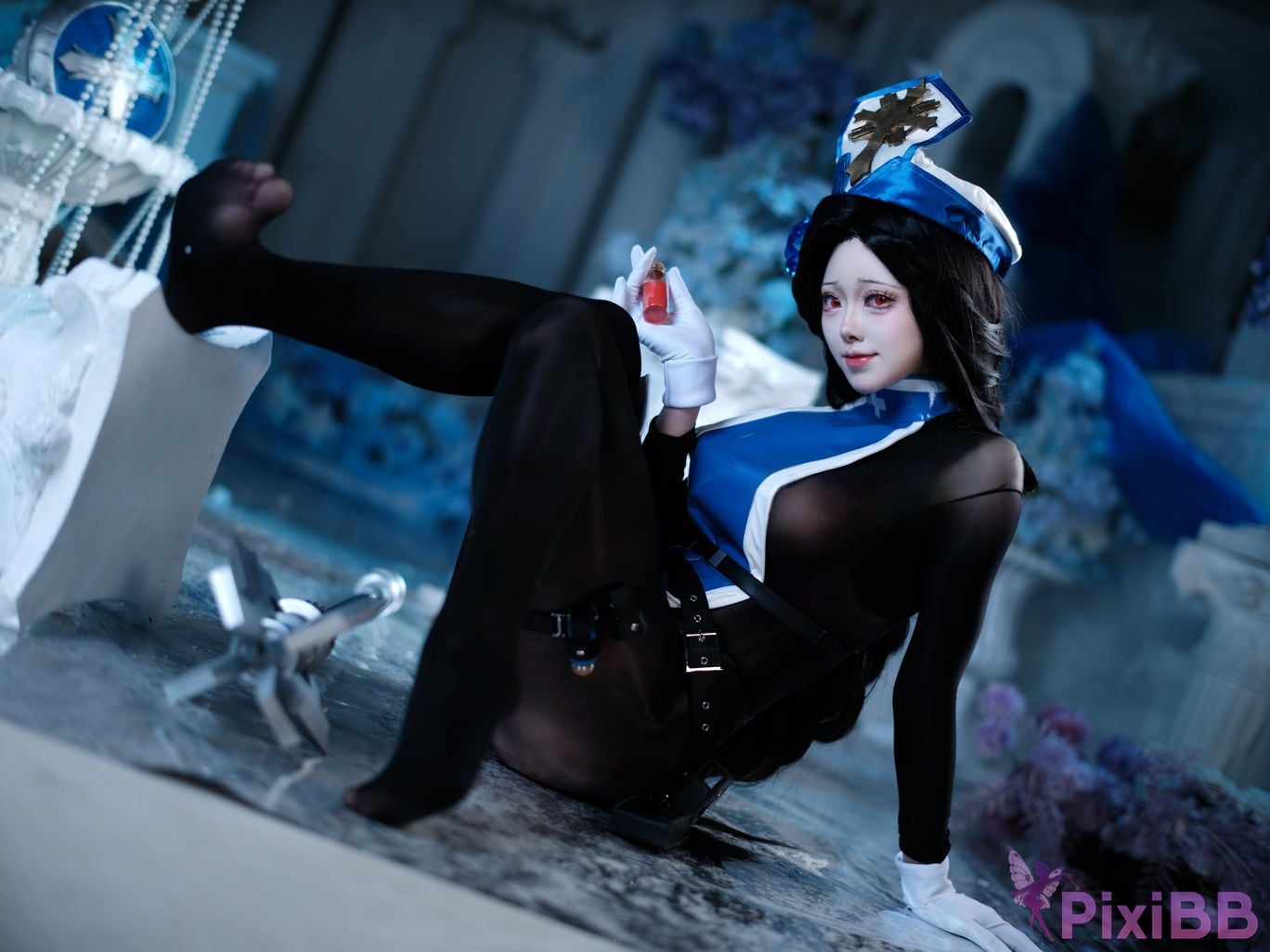 Cosplayer Futa Maeno Maiden Ice Rose Christmas scene PixiBB.COM 002