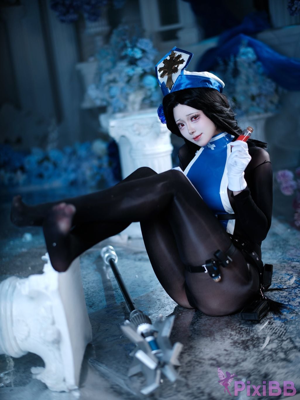 Cosplayer Futa Maeno Maiden Ice Rose Christmas scene PixiBB.COM 004