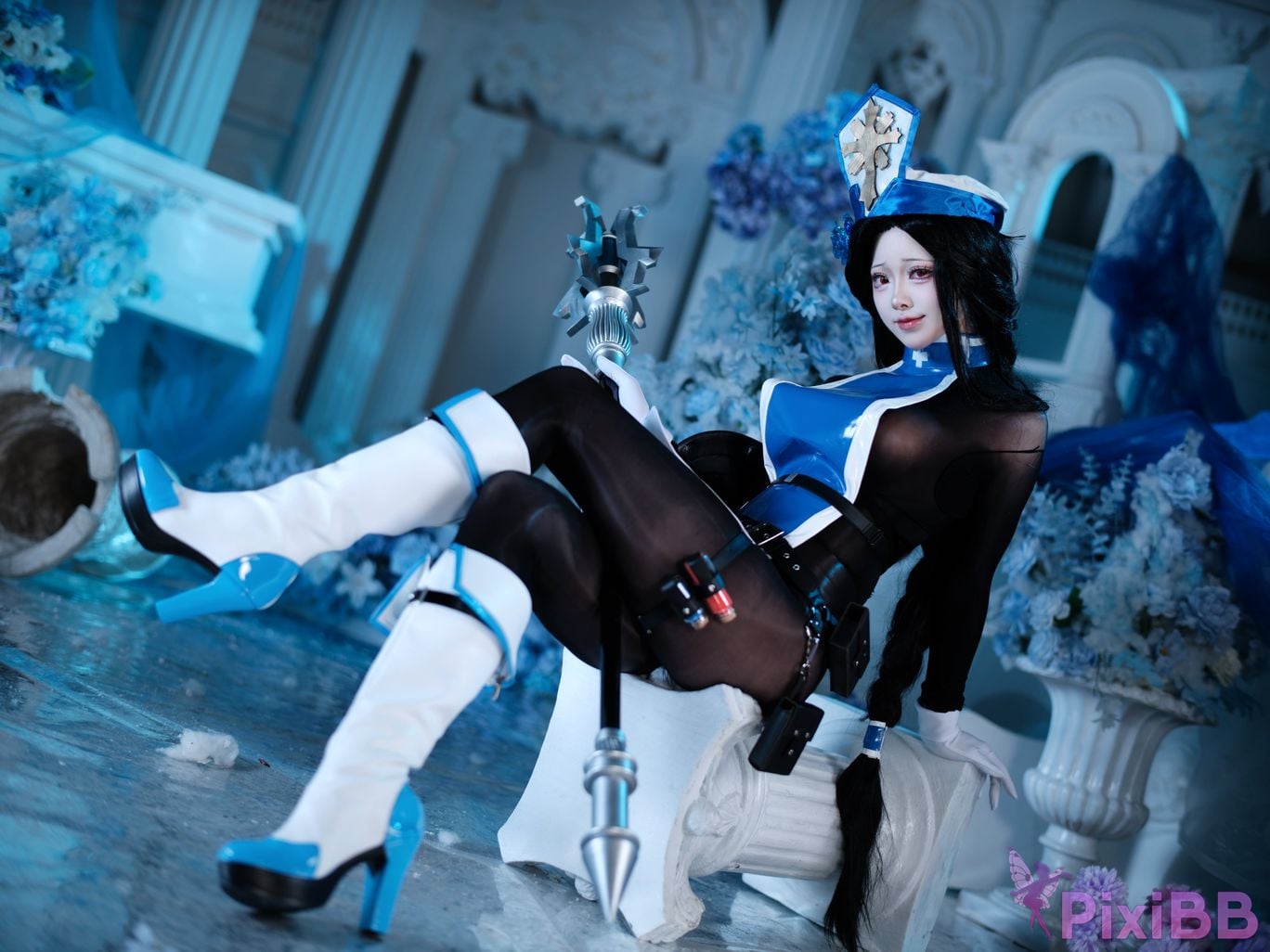 Cosplayer Futa Maeno Maiden Ice Rose Christmas scene PixiBB.COM 005