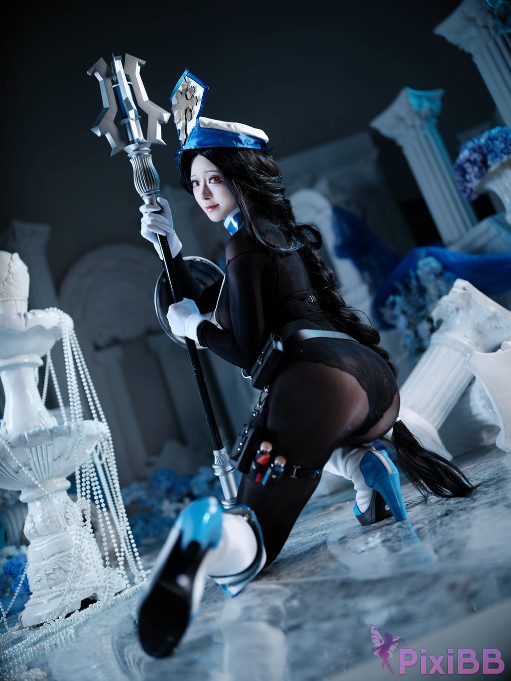 Cosplayer Futa Maeno Maiden Ice Rose Christmas scene PixiBB.COM 017