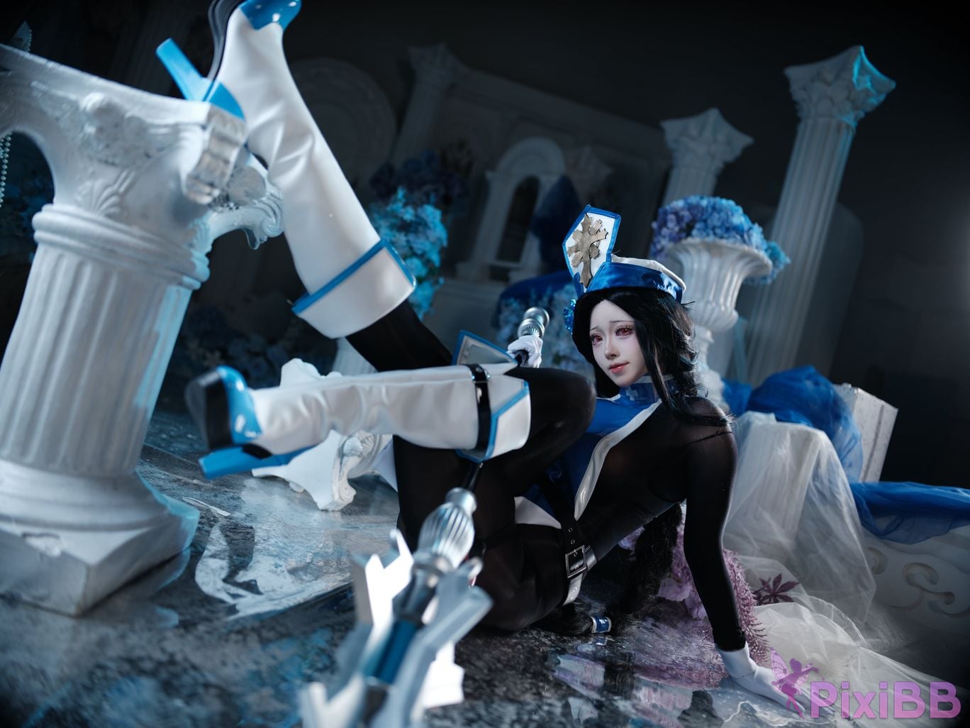 Cosplayer Futa Maeno Maiden Ice Rose Christmas scene PixiBB.COM 019