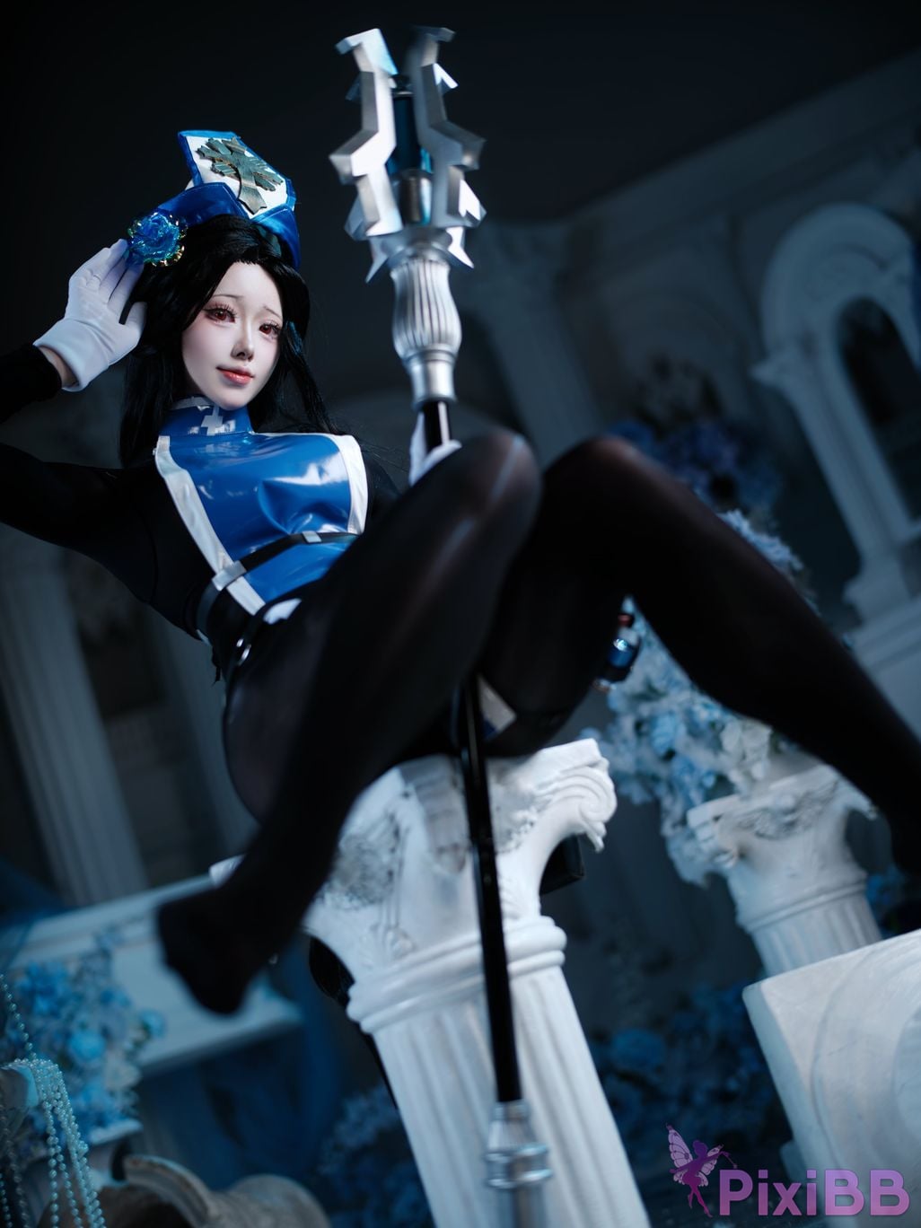 Cosplayer Futa Maeno Maiden Ice Rose Christmas scene PixiBB.COM 041