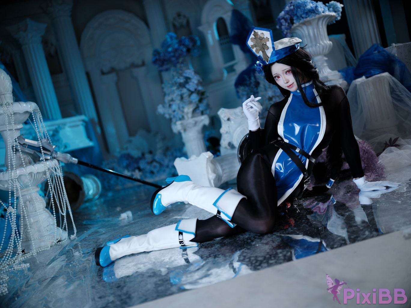 Cosplayer Futa Maeno Maiden Ice Rose Christmas scene PixiBB.COM 049