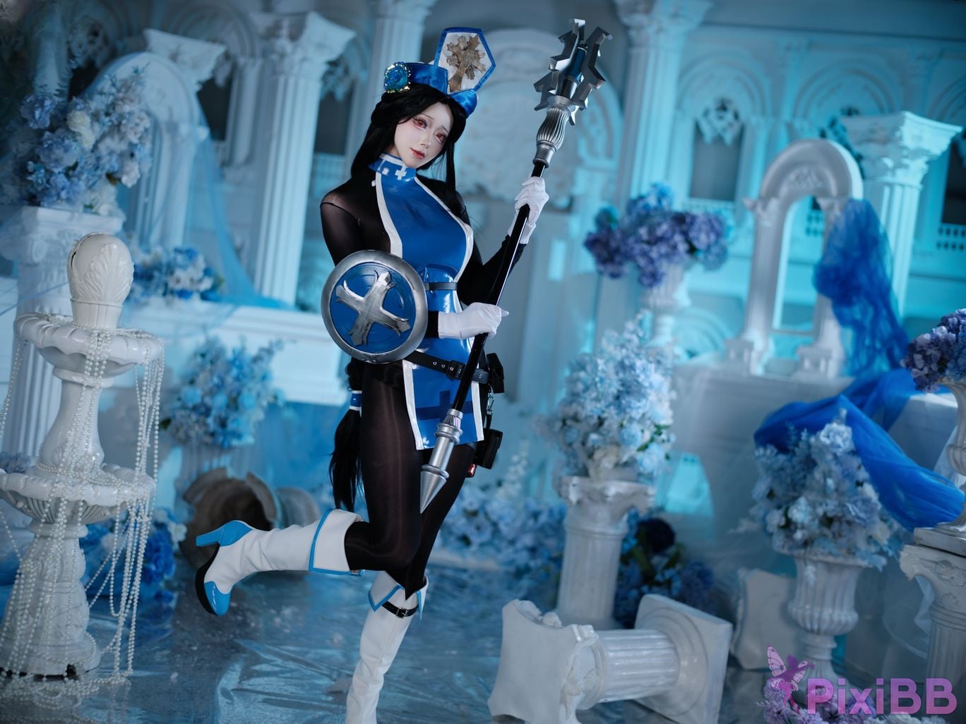 Cosplayer Futa Maeno Maiden Ice Rose Christmas scene PixiBB.COM 055