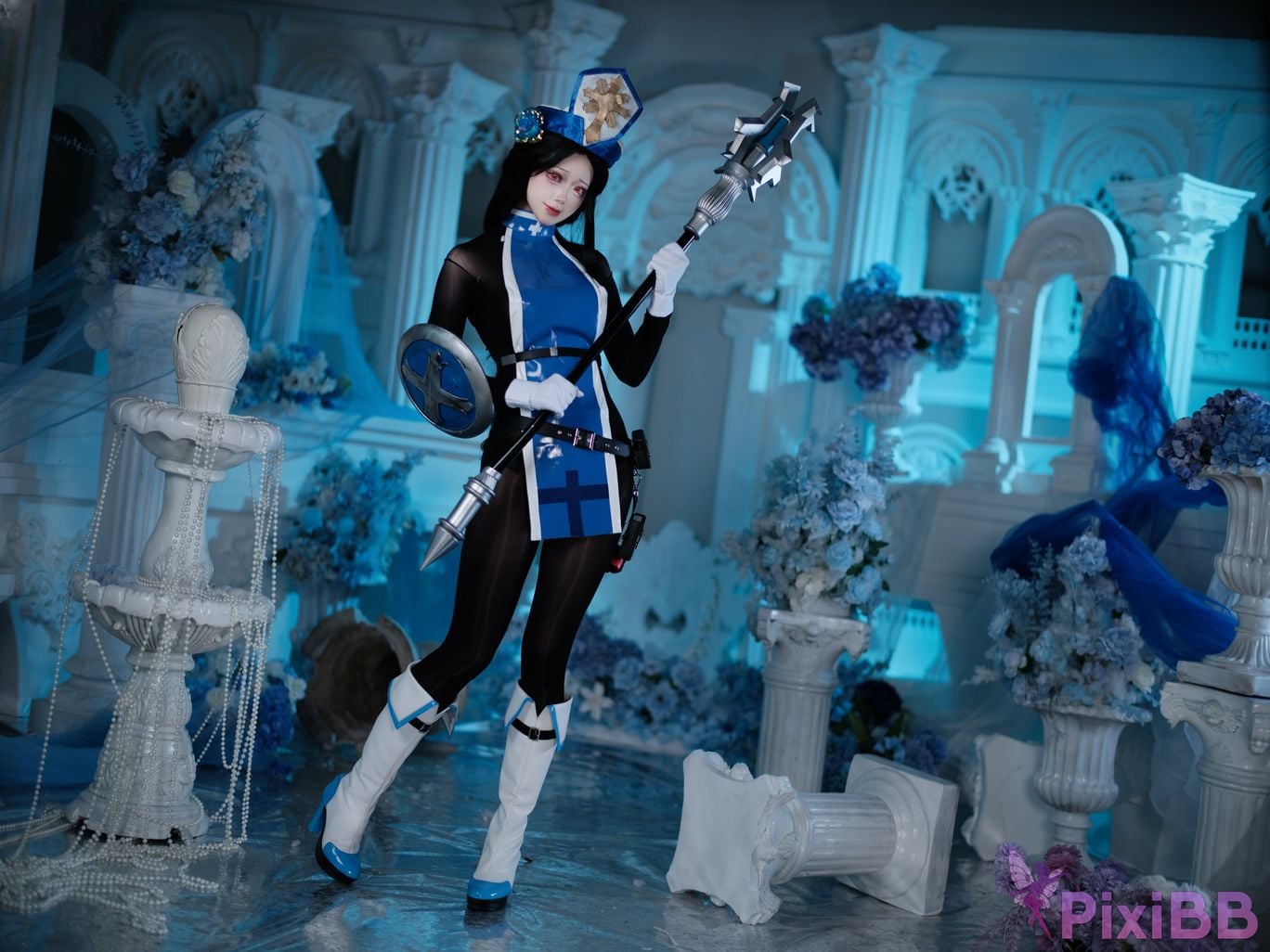 Cosplayer Futa Maeno Maiden Ice Rose Christmas scene PixiBB.COM 057