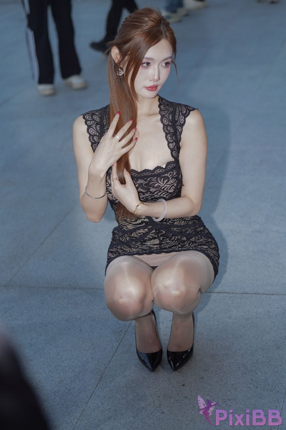Featured Street Photography Works No.5492 Beautiful legs in black lace skirt and silk stockings PixiBB.COM 162