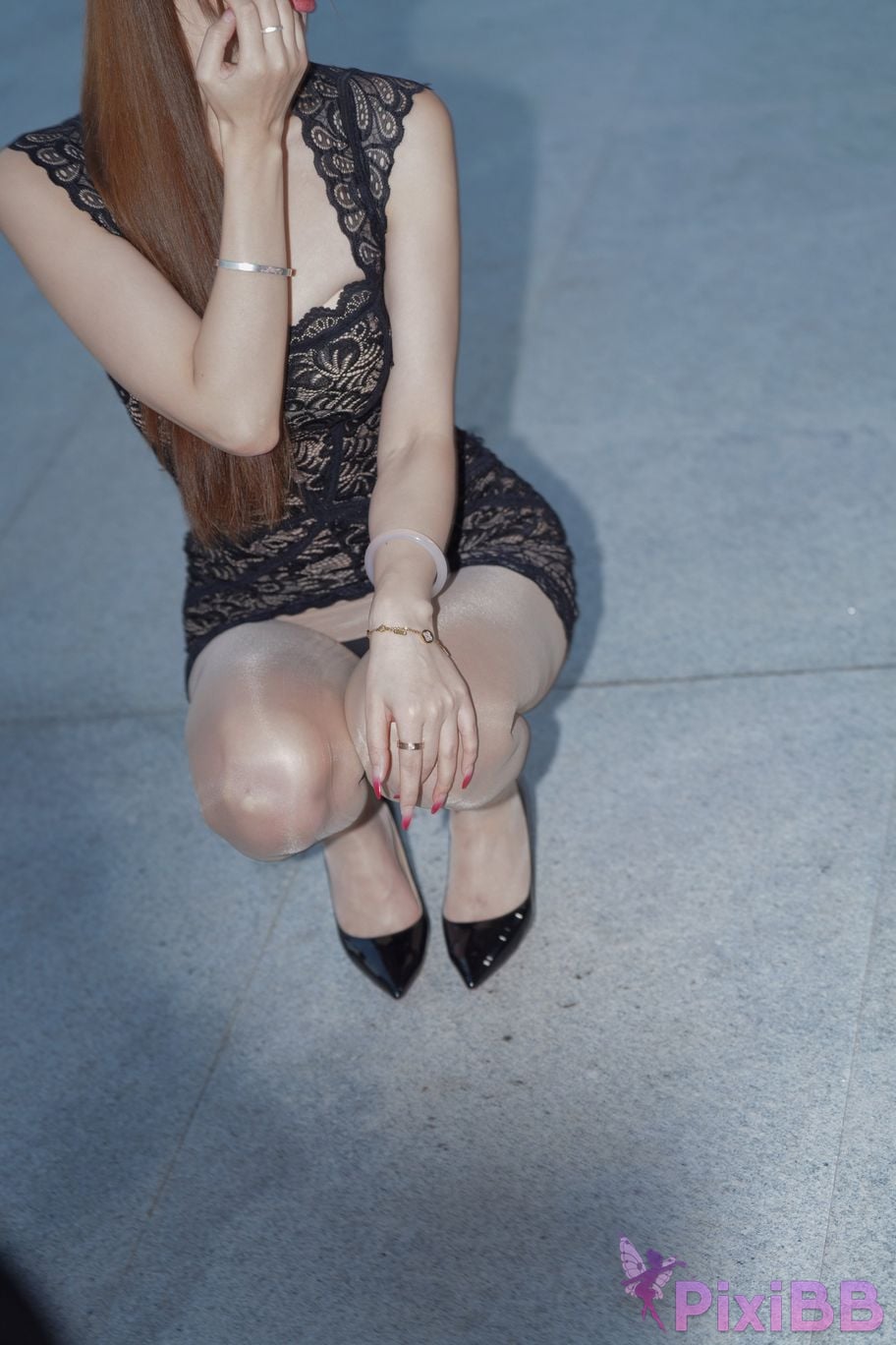 Featured Street Photography Works No.5492 Beautiful legs in black lace skirt and silk stockings PixiBB.COM 176